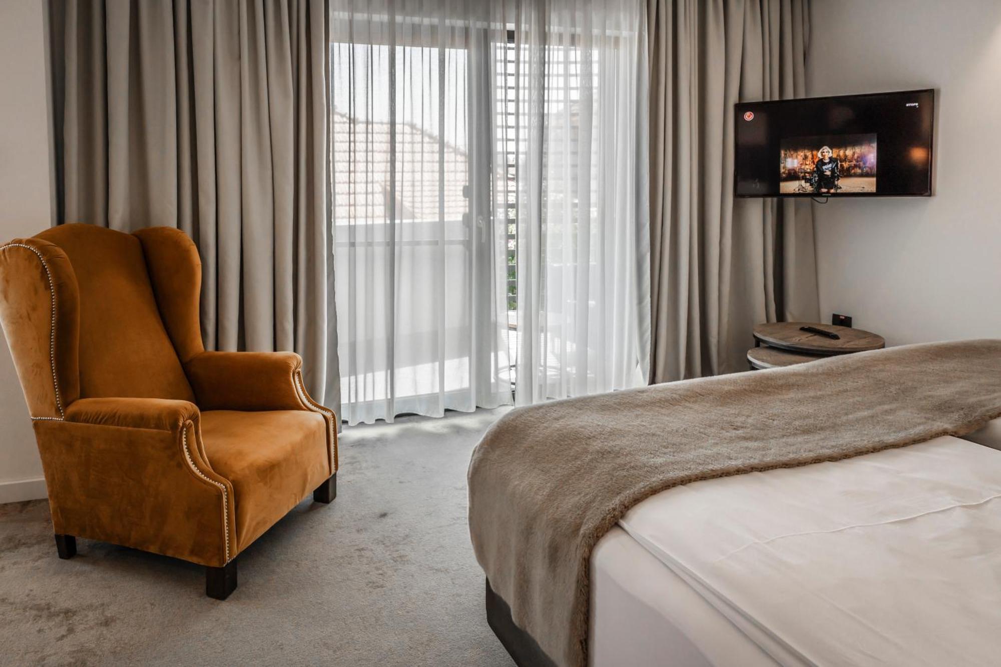 Charm Boutique Hotel Satu Mare Dış mekan fotoğraf