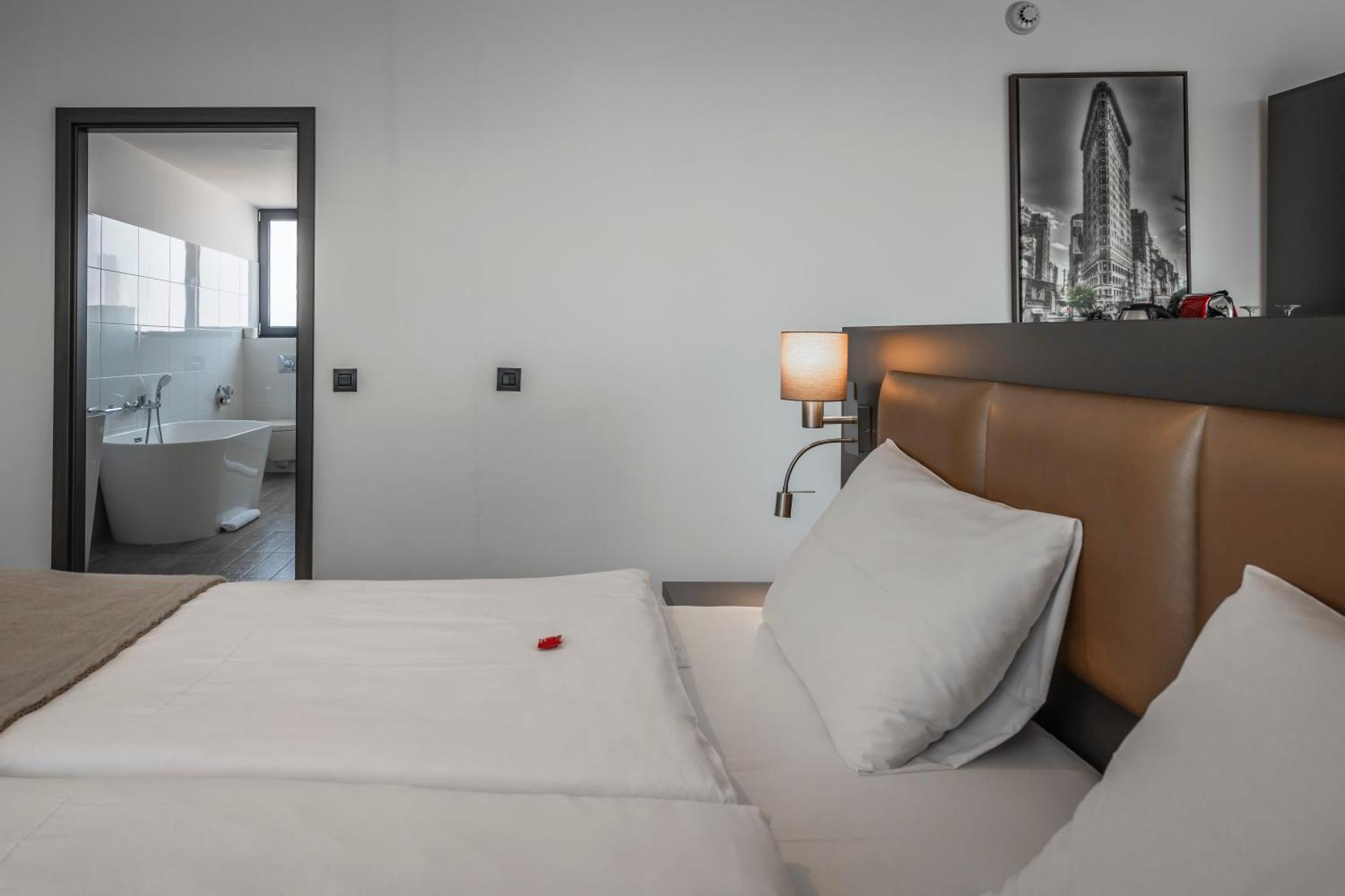 Charm Boutique Hotel Satu Mare Dış mekan fotoğraf