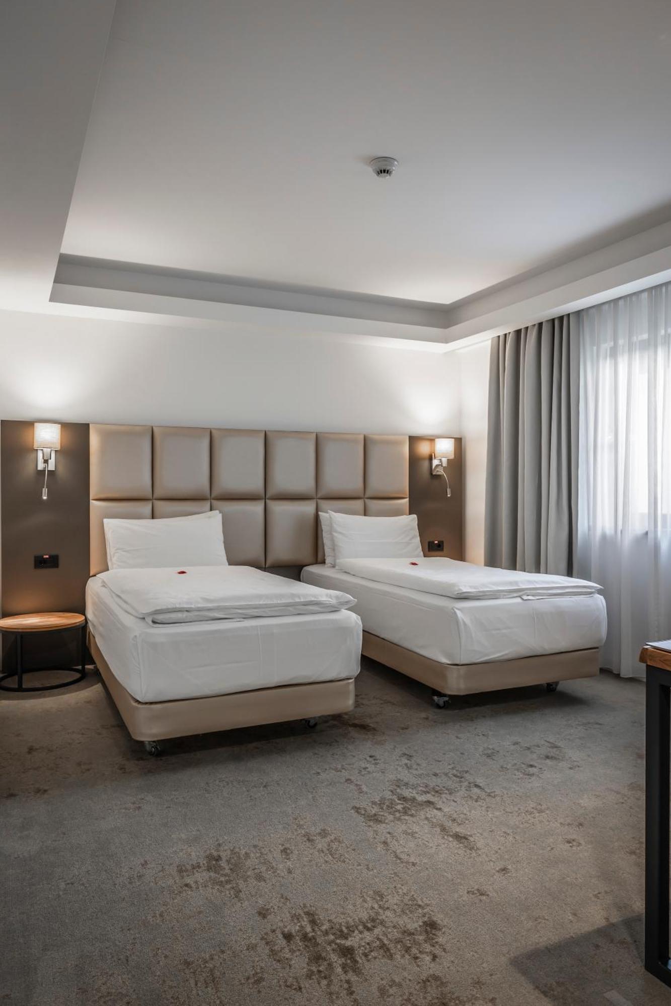 Charm Boutique Hotel Satu Mare Dış mekan fotoğraf
