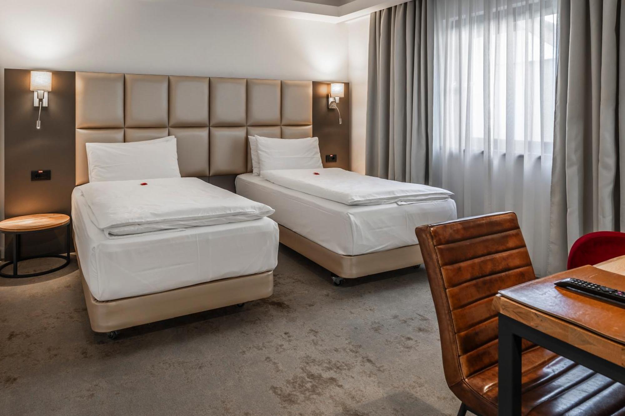 Charm Boutique Hotel Satu Mare Dış mekan fotoğraf