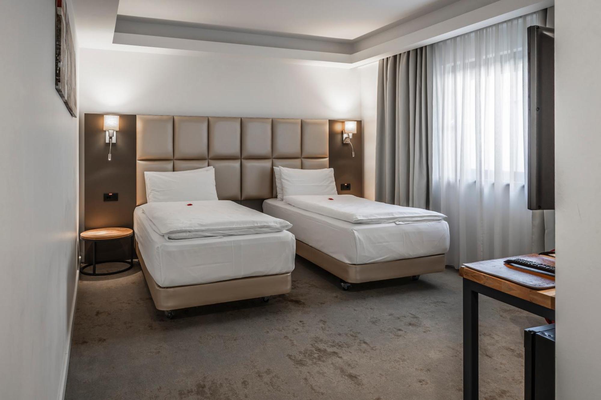 Charm Boutique Hotel Satu Mare Dış mekan fotoğraf